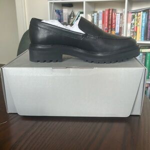New size 8 Everlane lug sole loafers